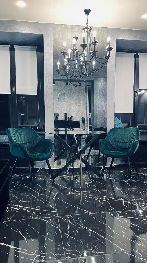Luxury Design Apartments In The Center Of Kiev ภายนอก รูปภาพ